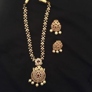 Necklace and earrings set with CZ stones & pearls